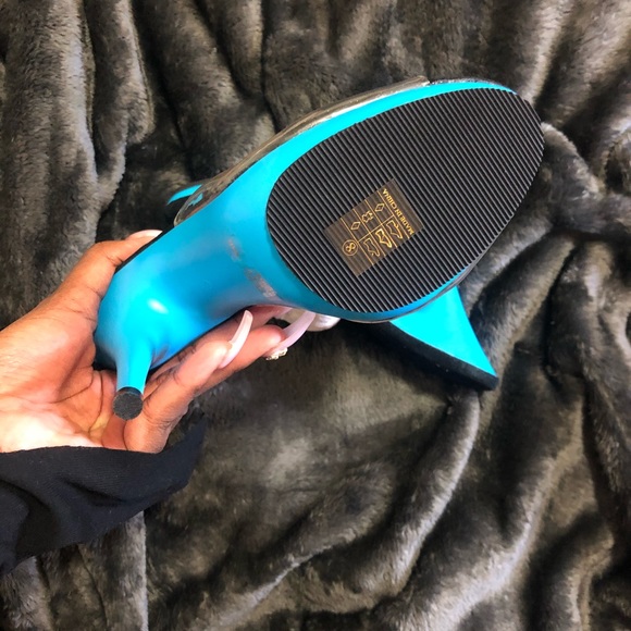 Yandy 5” UV Reactive Slide Neon Baby Blue Heels - Picture 7 of 8